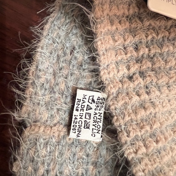 NWT Simply Noelle Soft Fuzzy Ear Warmer Headband/Collar - Picture 3 of 4